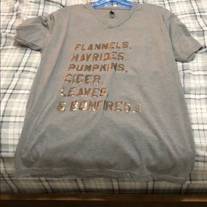 Short sleeve v-neck shirt